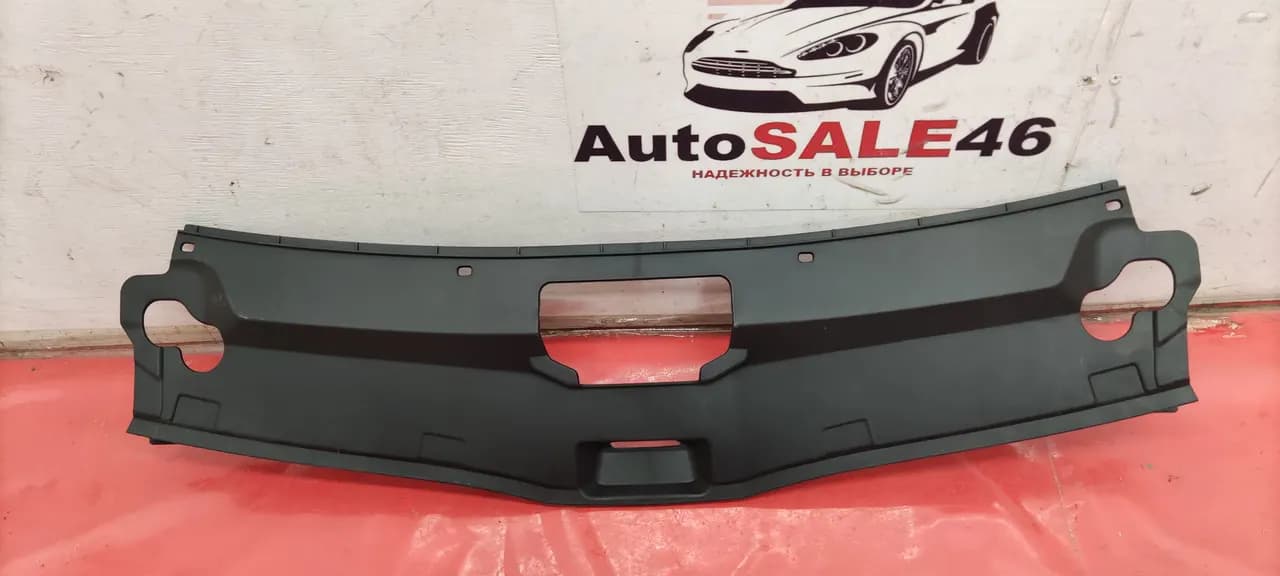 Кожух замка капота Skoda Rapid 2