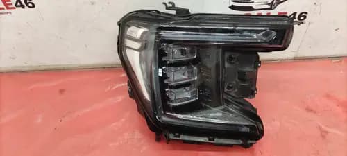Фара передняя правая GMC Yukon XL