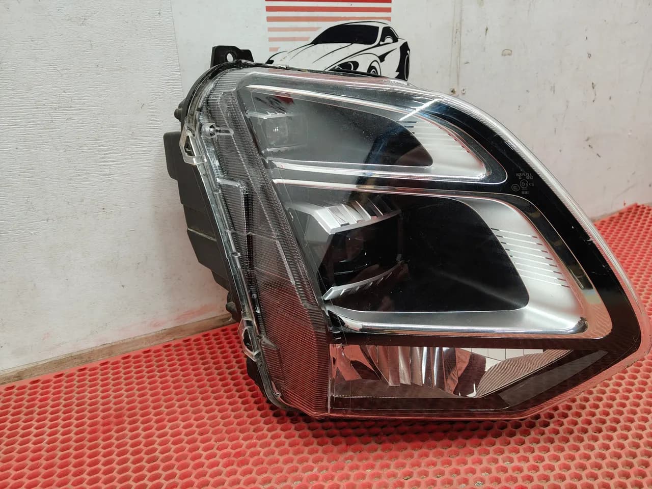 Фара передняя правая Omoda C5