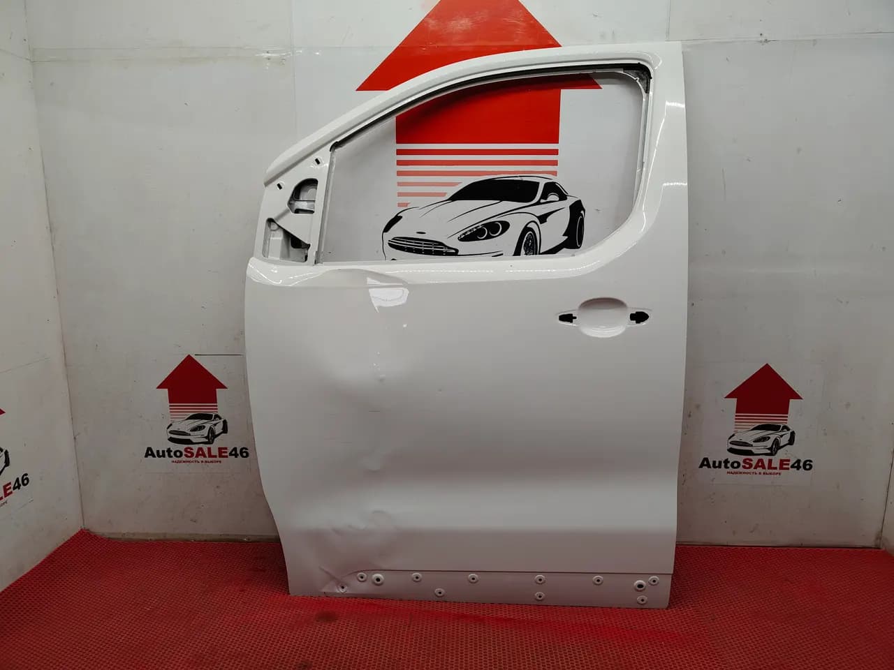 Дверь передняя левая Peugeot Traveller