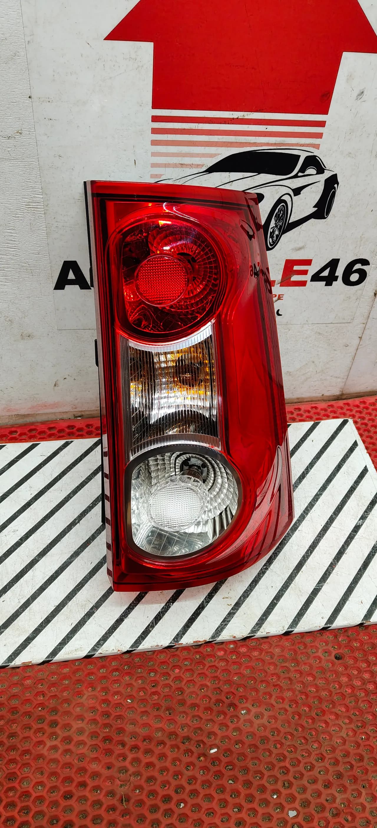 Фонарь LADA Largus задний правый