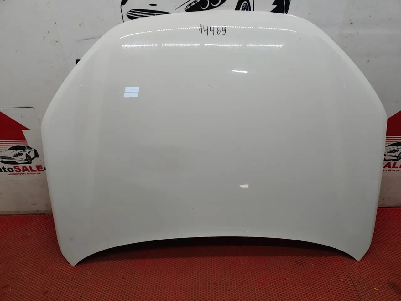 Капот Granta FL белый оригинал бу