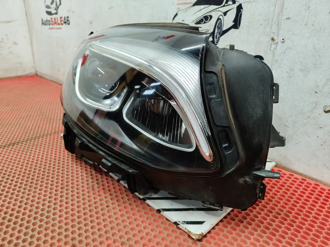 Фара правая Mercedes GLC X253 2015–2019 LED