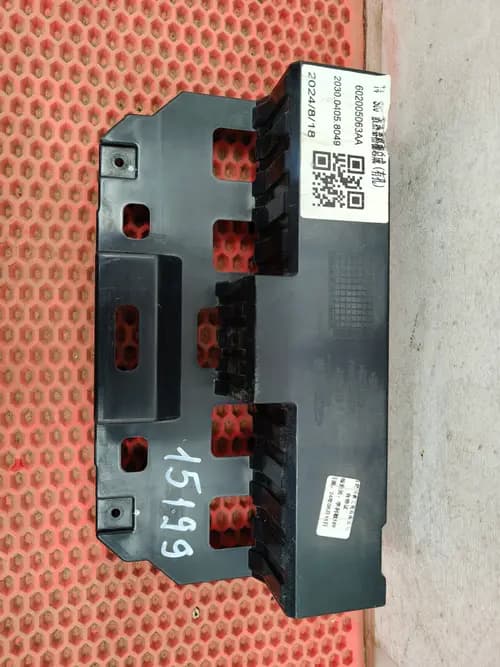 Кронштейн решетки радиатора Tiggo 4 2024–н.в