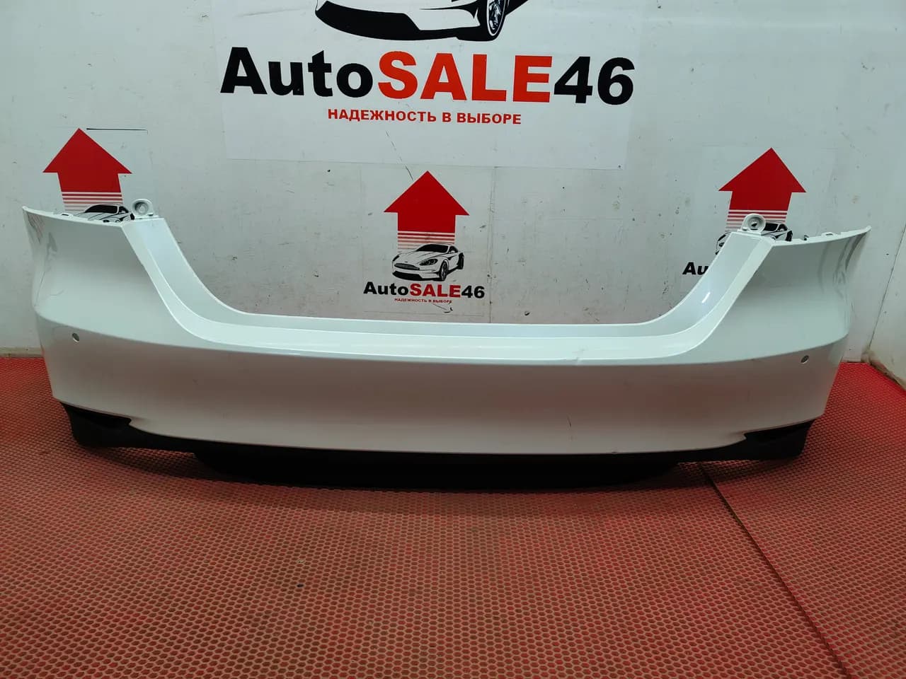Бампер задний Toyota Camry 70 оригинал