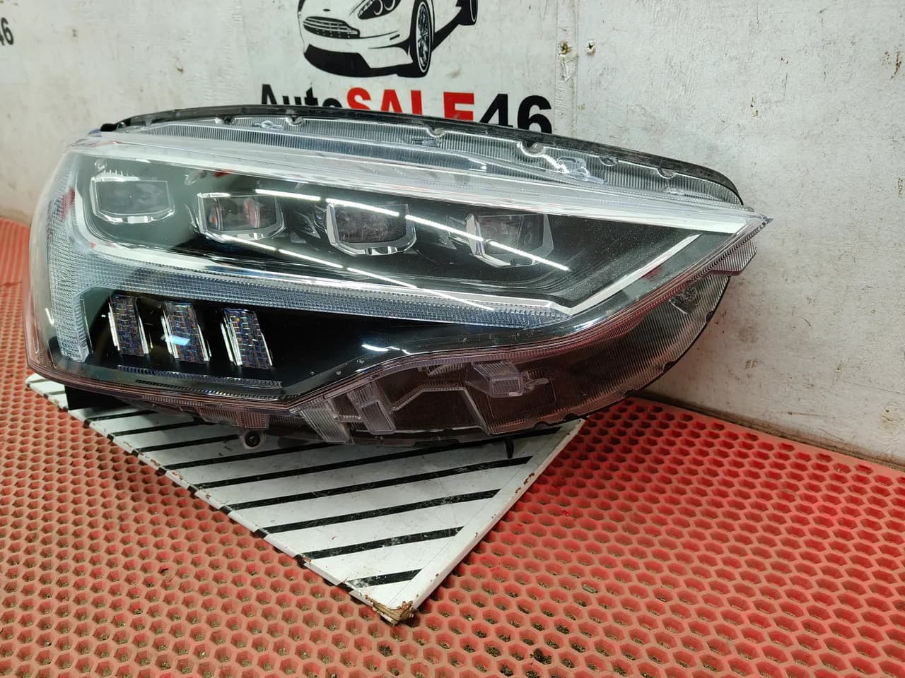 Фара правая Haval Jolion проломлен корпус