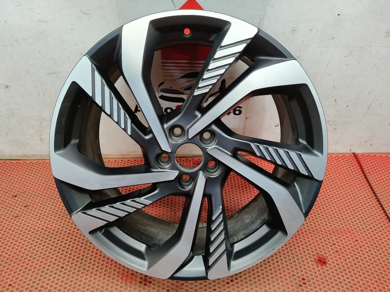 Литые диски Geely 8×R20 5×108