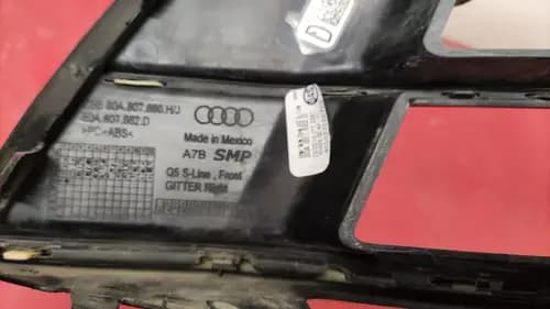 Решетка бампера передняя правая Audi Q5 2