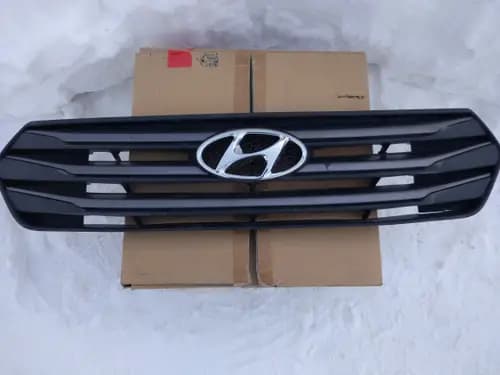 Решетка радиатора верхняя Hyundai Creta