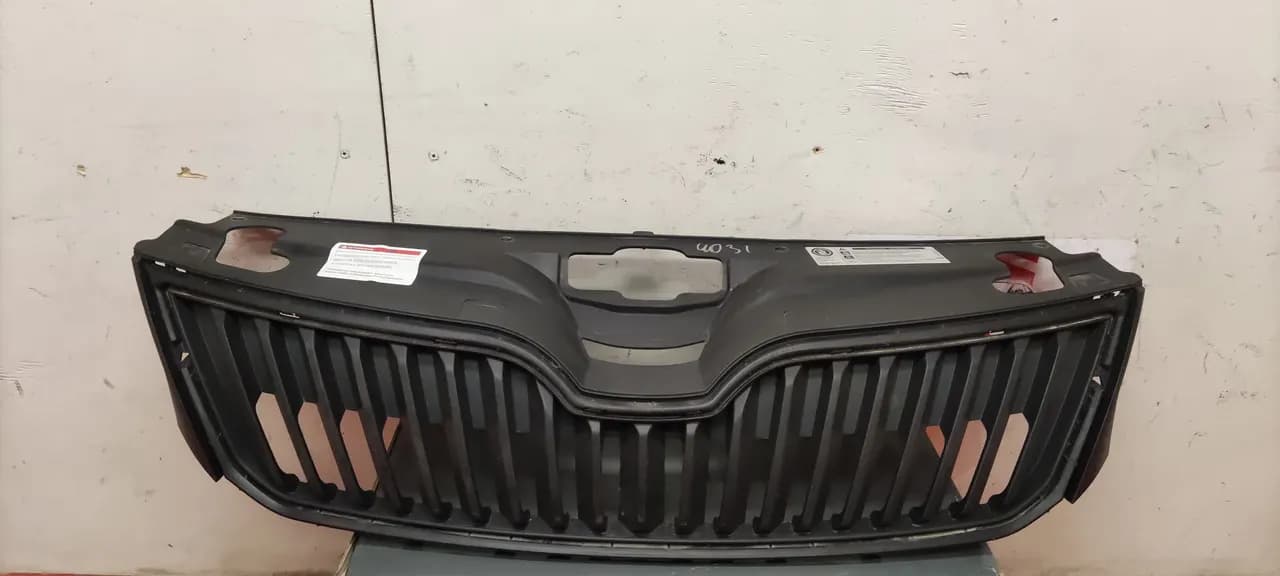 Решетка радиатора Skoda Rapid