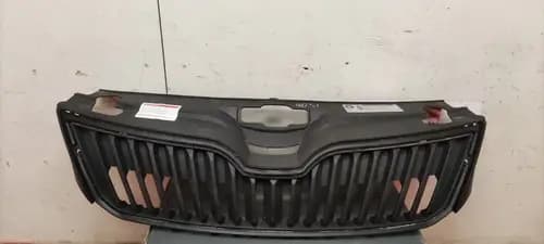 Решетка радиатора Skoda Rapid
