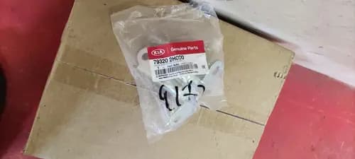 Петля двери KIa Rio 4