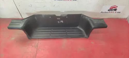 Накладка заднего бампера Toyota Hilux 8