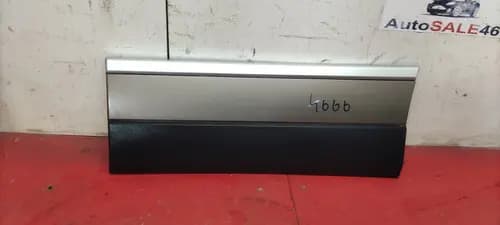 Молдинг двери задней левой Range Rover 4