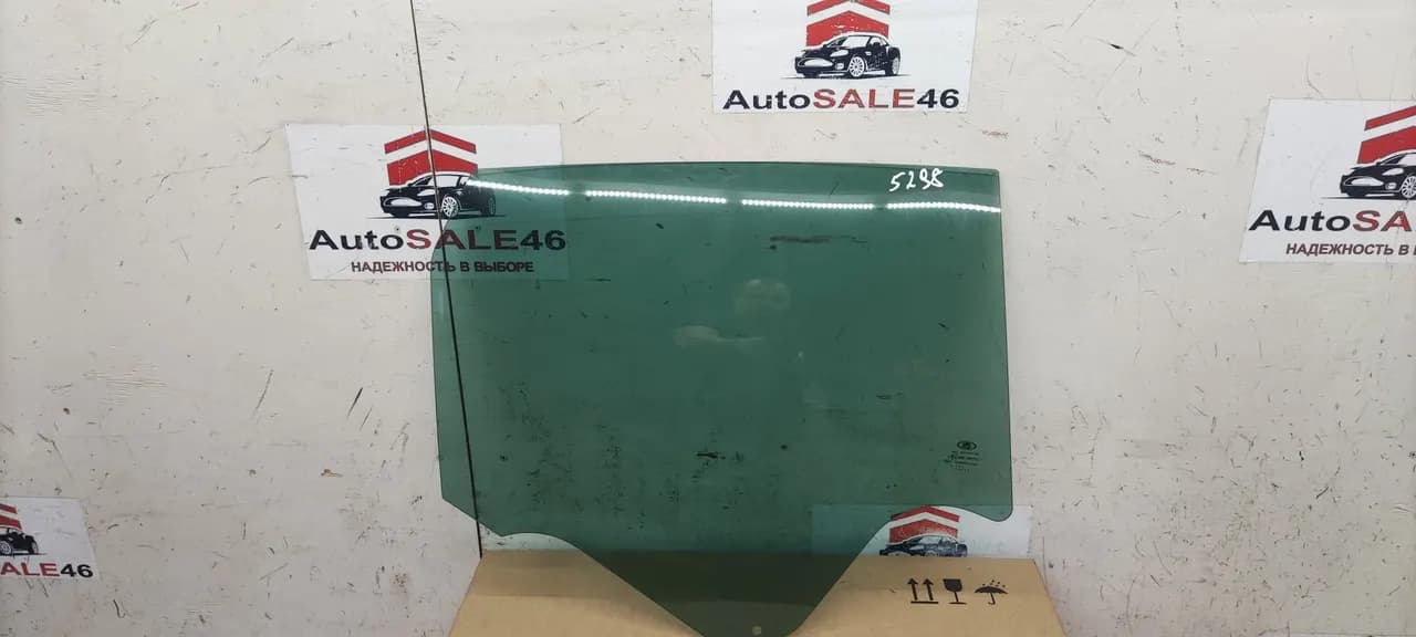 Стекло задней правой двери LADA XRay