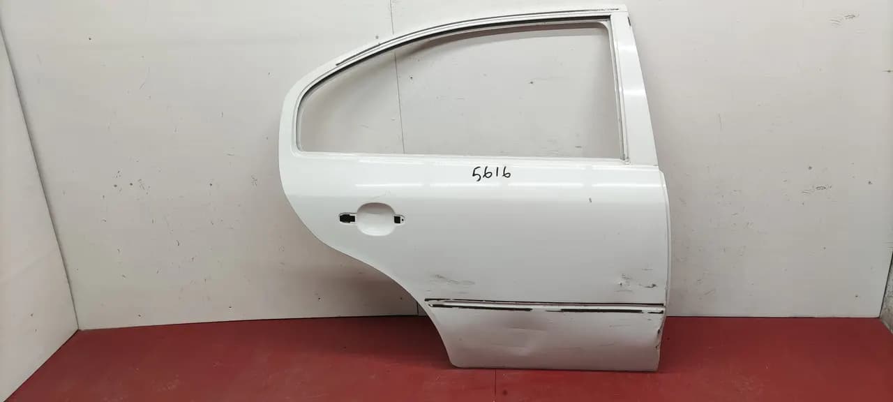 Дверь задняя правая Skoda Octavia A4