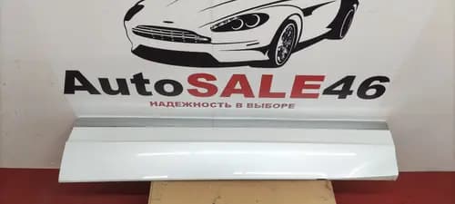 Молдинг двери передней правой Volkswagen Touareg 3