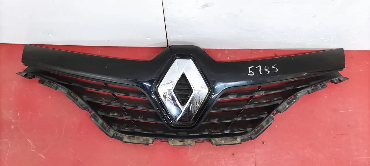 Решетка радиатора Renault Kaptur
