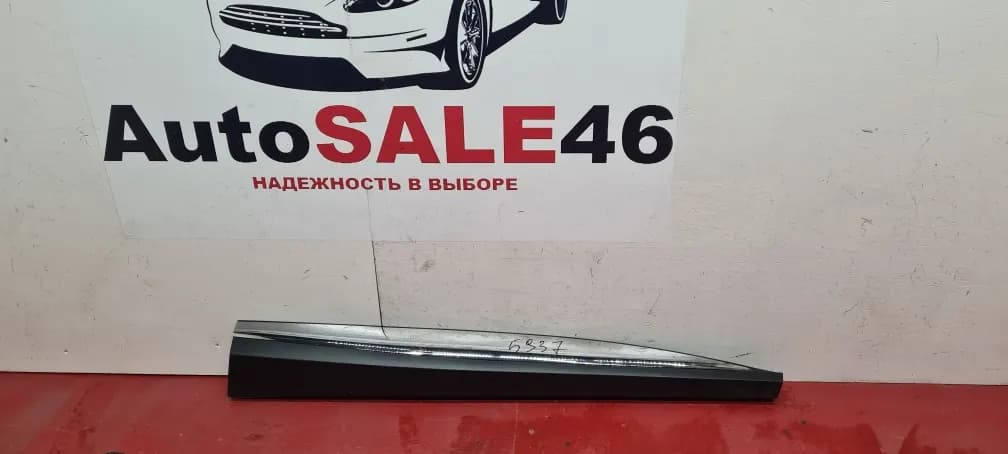 Накладка двери передней правой Nissan Murano Z52