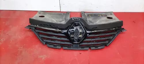 Решетка радиатора Renault Kaptur