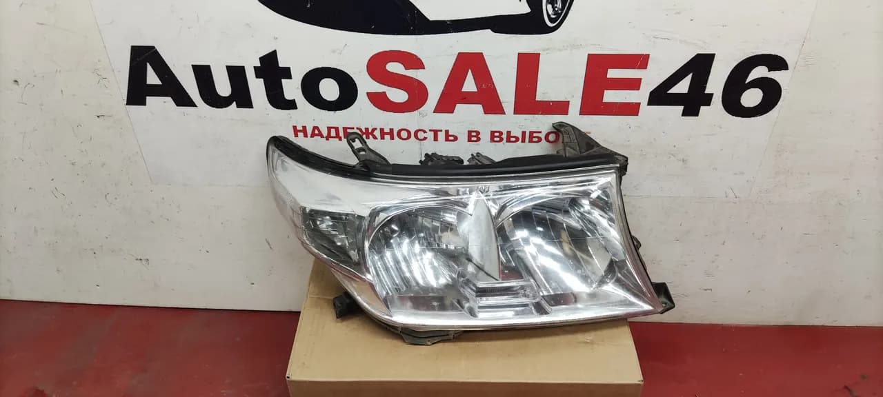 Фара передняя правая Toyota Land Cruiser 200