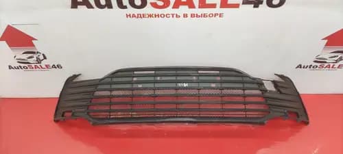 Решетка бампера переднего Toyota Camry V70