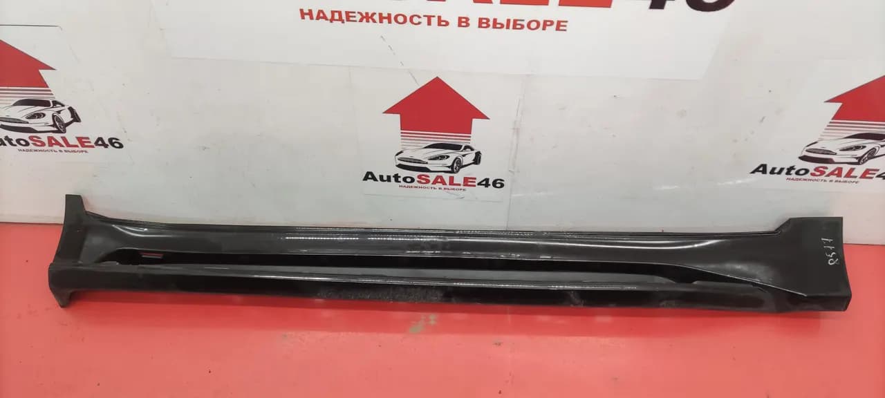 Накладка порога правого Lexus LX 570