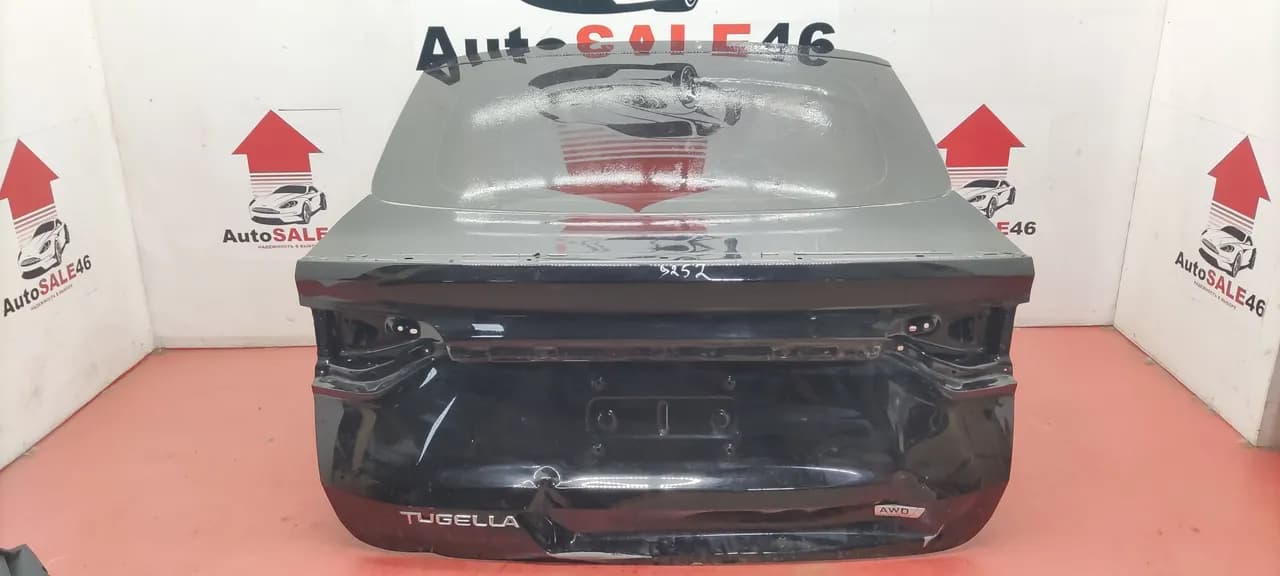 Крышка багажника Geely Tugella