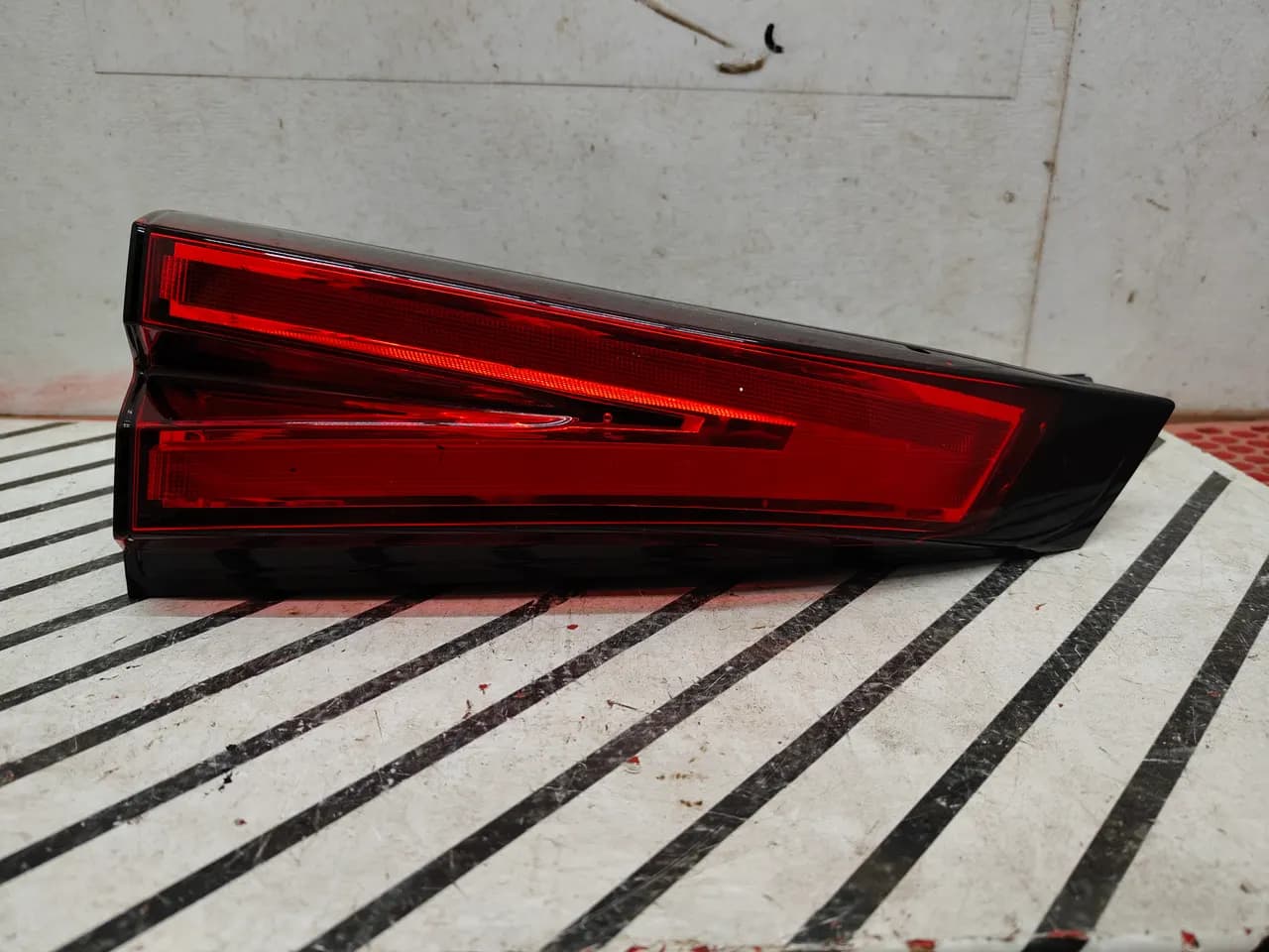 Фонарь внутренний левый Haval F7 II