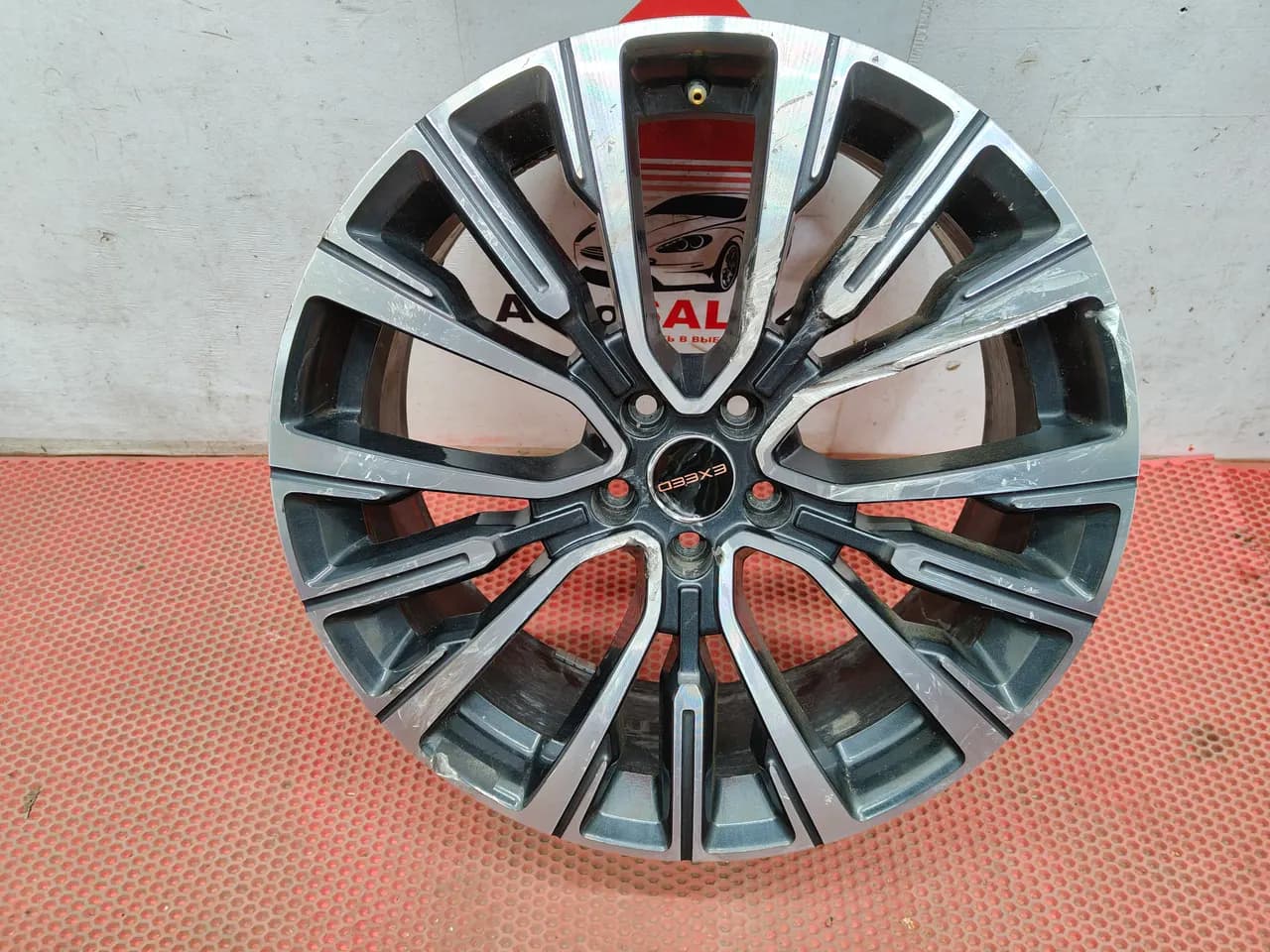 Диск 8×R20 5×108 Exeed TXL с царапинами