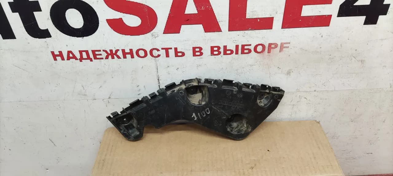 Кронштейн заднего бампера правый Renault Duster